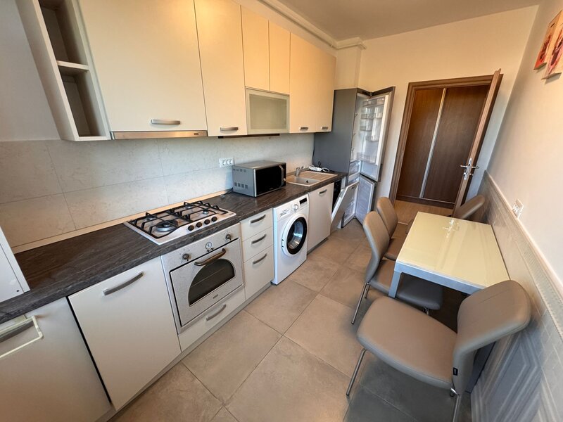 Splaiul Independentei etaj 6, loc de parcare privat,Grozavesti–Basarab