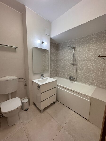 Splaiul Independentei etaj 6, loc de parcare privat,Grozavesti–Basarab
